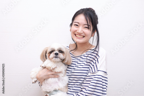 犬と女性 