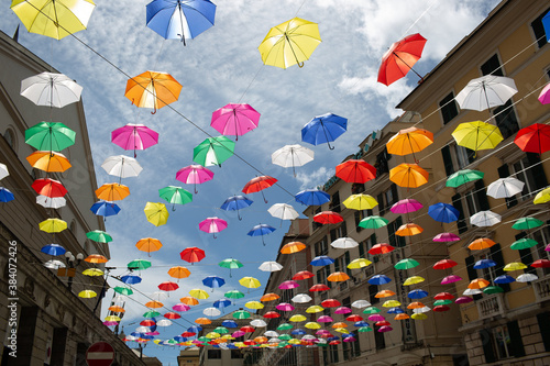 Genova ombrelli colorati 