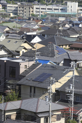ソーラーパネルの屋根 © Paylessimages