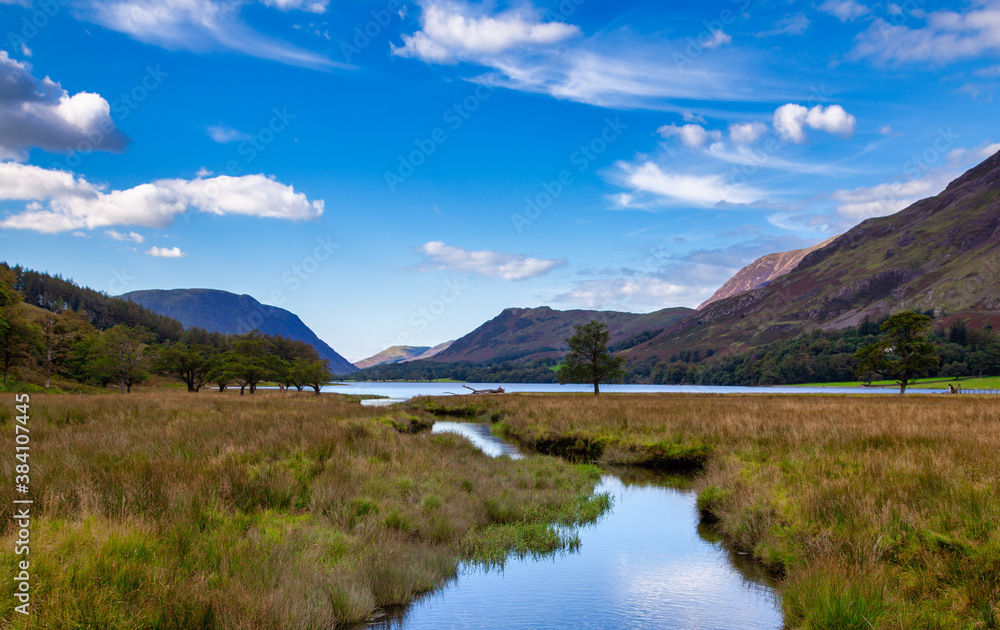 Naklejka premium lake and mountains