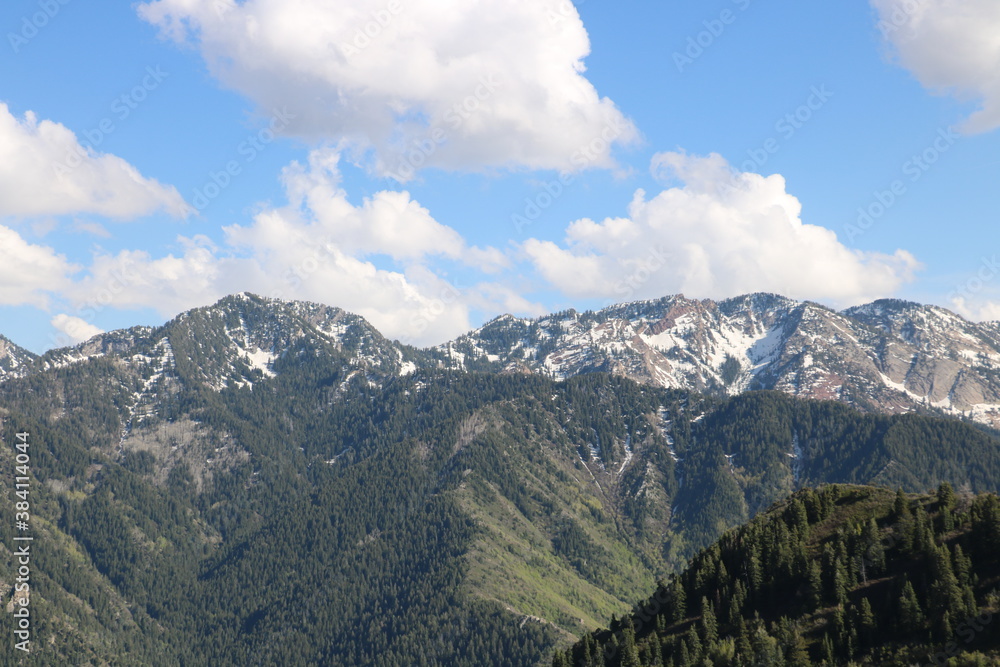 Fototapeta premium Snowcapped Wasatch Mountains in late spring, Salt Lake City, Utah