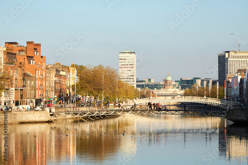 Obraz na płótnie A view along the quays in Dublin City, Ireland w salonie
