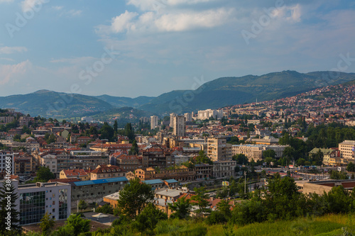 ボスニア・ヘルツェゴビナ　サラエボの丘から見える市街地
