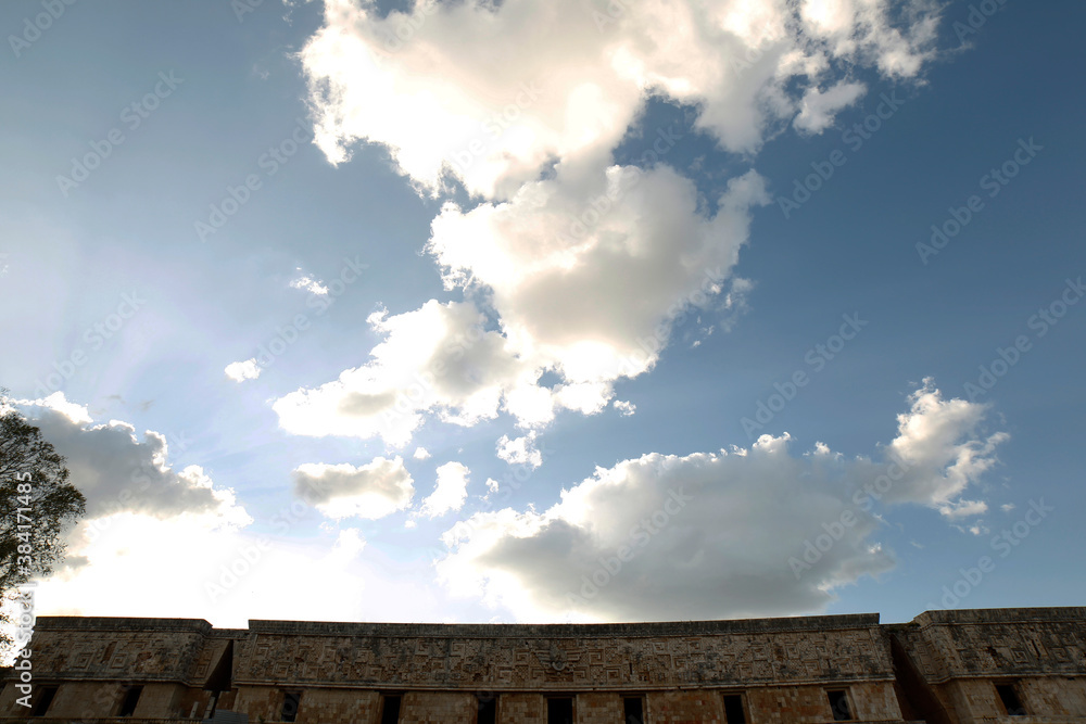 Tempio Maya di Uxmal e rovine archeologiche. Uxmal, Yucatan, Mexico. Tempio Maya di Uxmal e rovine archeologiche. Uxmal, Yucatan, Mexico.