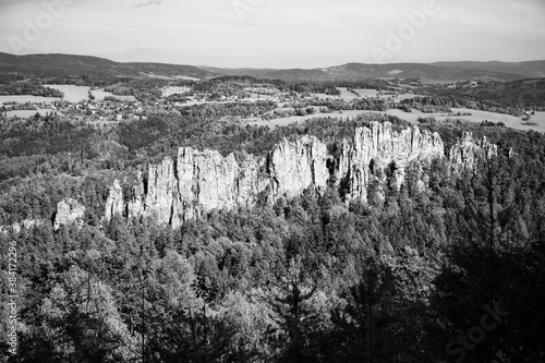 Monumental sandstone ridge