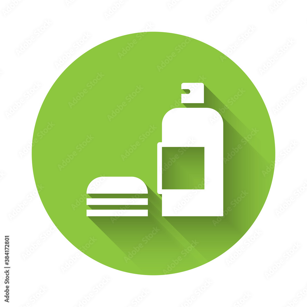 Obraz premium White Bottle of shampoo icon isolated with long shadow. Green circle button. Vector.
