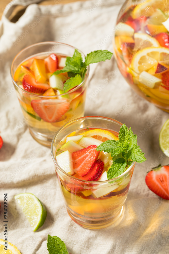 Boozy Refreshing White Wine Sangria Boozy Refreshing White Wine Sangria