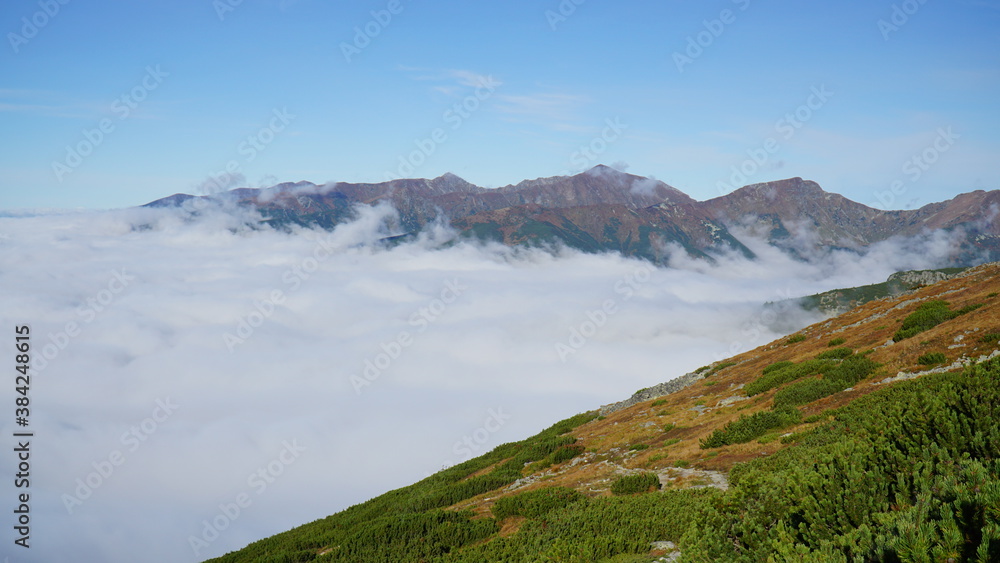 Góry Tatry we mgle