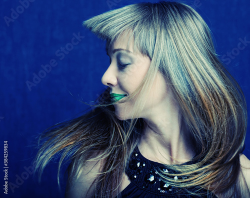 model with green lips