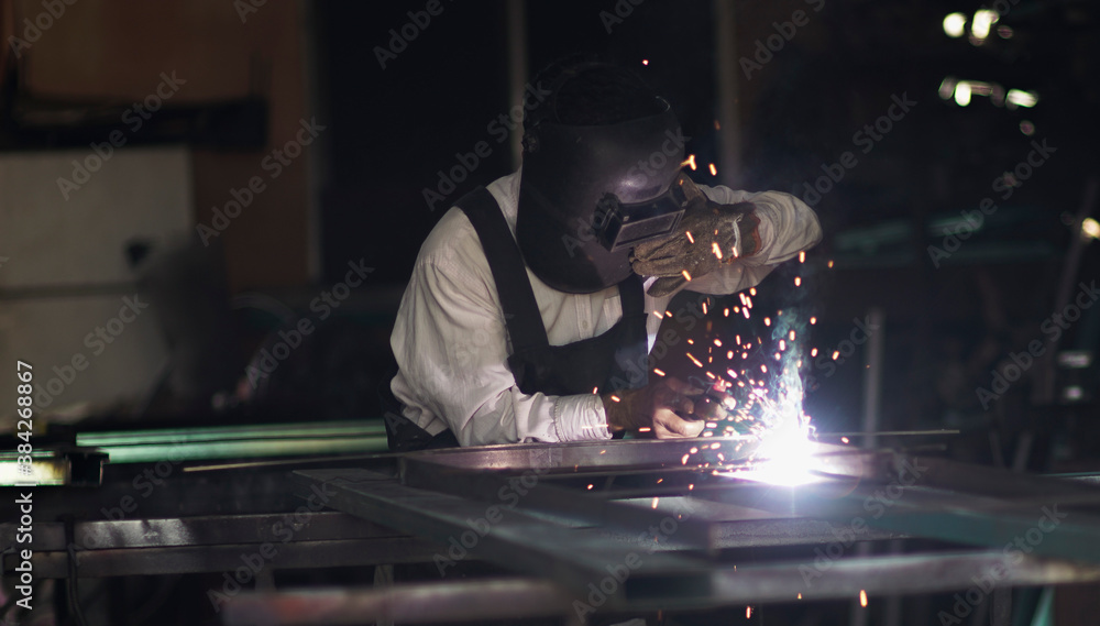Soldando una estructura Soldando una estructura