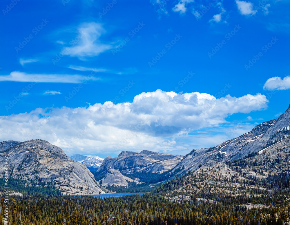 Tenaya Lake in Yosemite National Park, California Tenaya Lake in Yosemite National Park, California