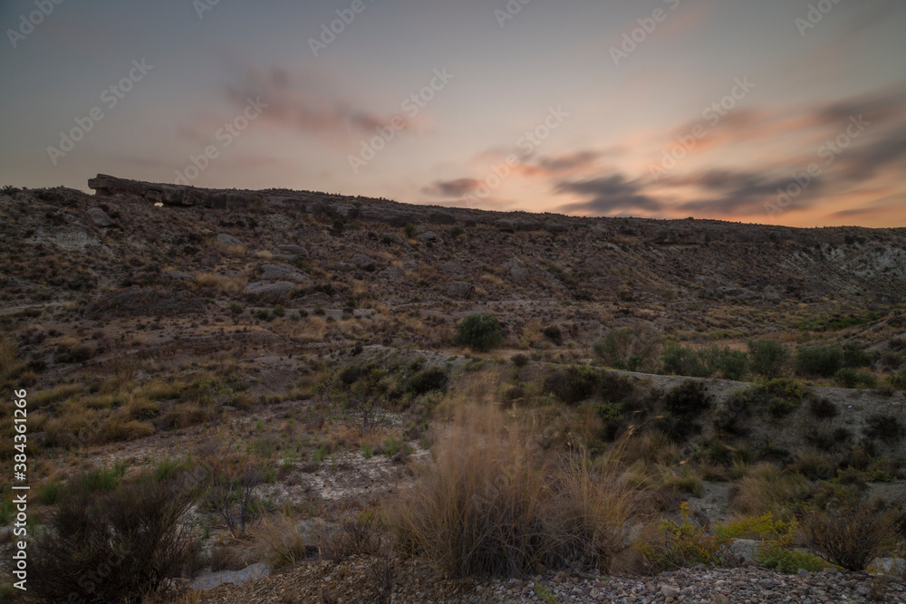Obraz premium Desert landscape during sunset