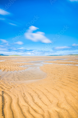 Fototapeta Naklejka Na Ścianę i Meble -  Isle of Harris landscape - beautiful endless sandy beach and turquoise ocean