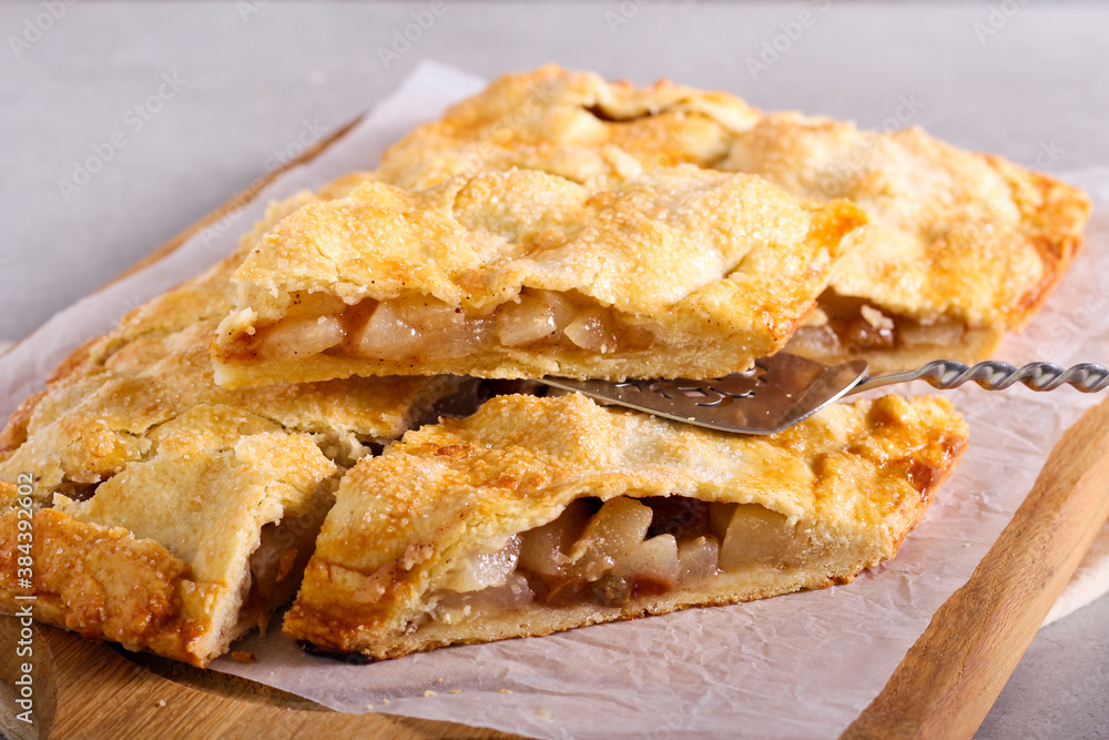 Spicy pear and raisin pie, sliced Spicy pear and raisin pie, sliced