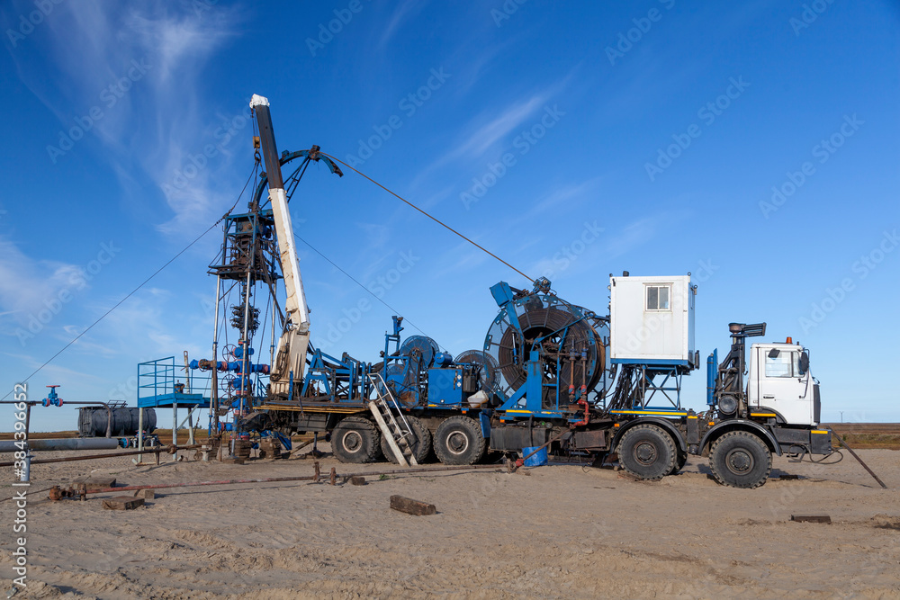 Overhaul of gas wells, coiled tubing installation, Gas-hole spot preventer. Oil, gas industry. Group wellheads and valve armature , Gas valve, Gas well of high pressure Overhaul of gas wells, coiled tubing installation, Gas-hole spot preventer. Oil, gas industry. Group wellheads and valve armature , Gas valve, Gas well of high pressure