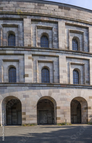 Nicht fertig gewordene Kongresshalle auf dem Reichsparteigtaggelände in Nürnberg