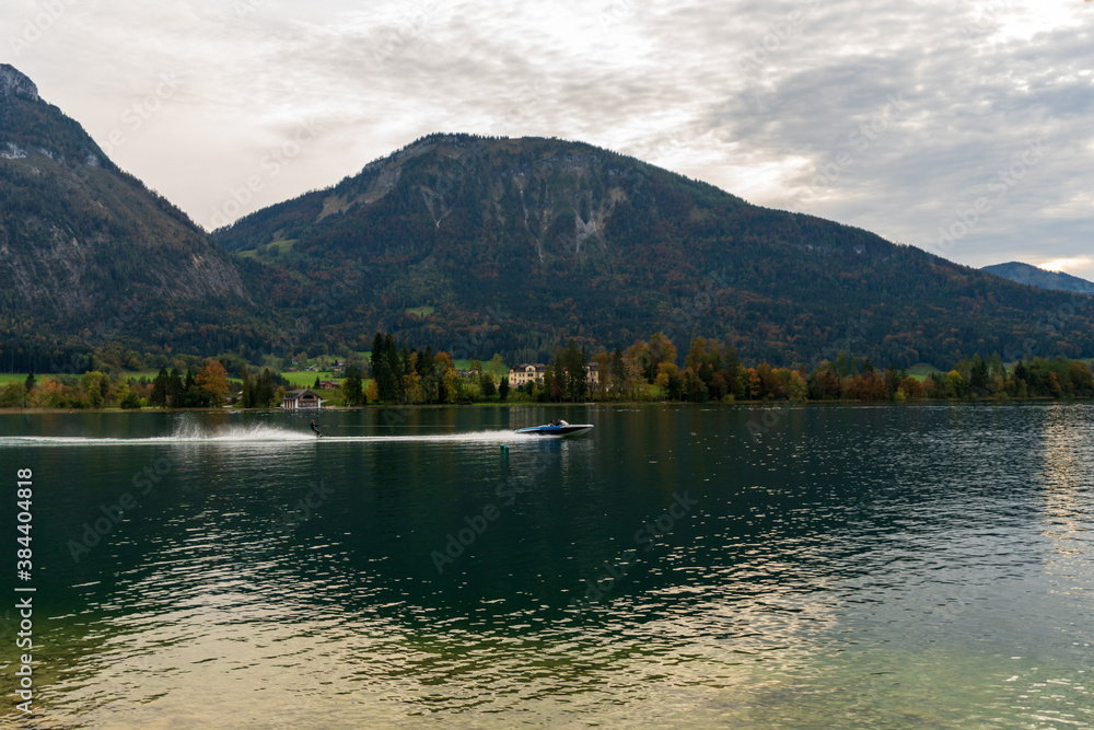 Wasserskifahrer am Wolfgangsee