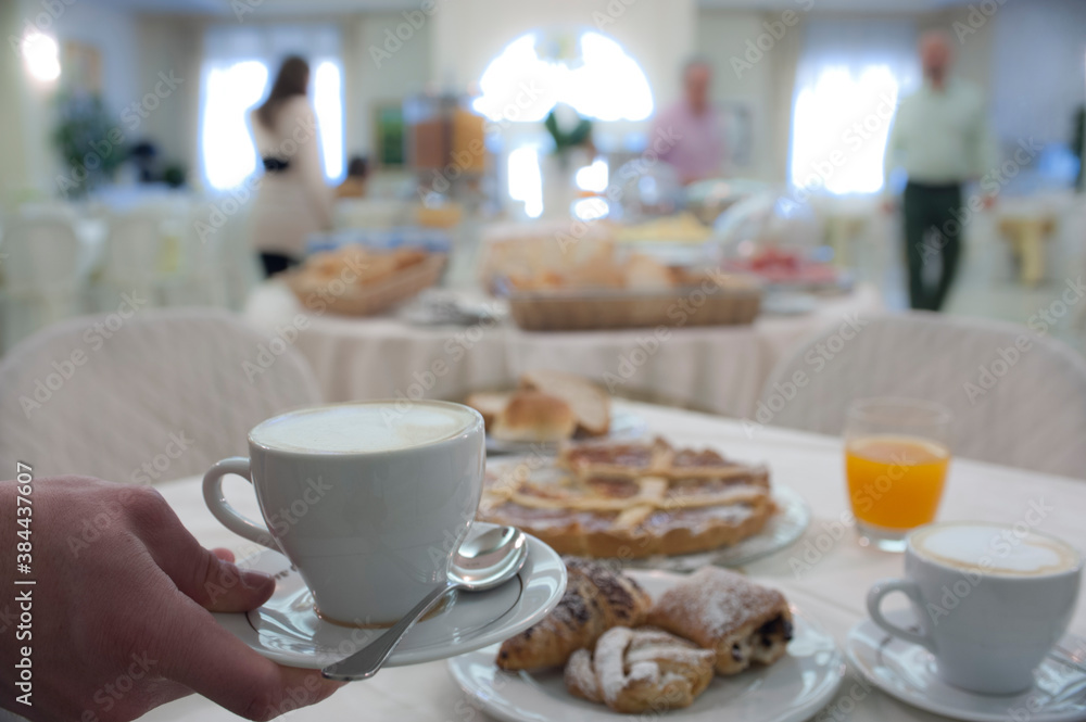 colazione con cappuccino colazione con cappuccino