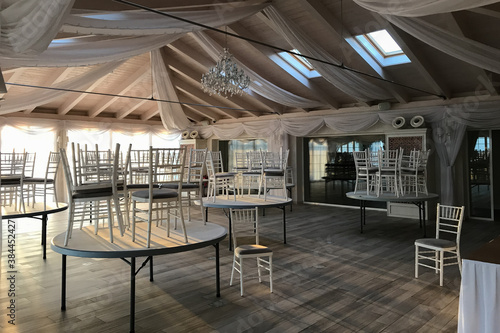 Obraz na płótnie Canceled postponed wedding due to pandemic corona virus covid empty banqueting room ceased cancel w salonie