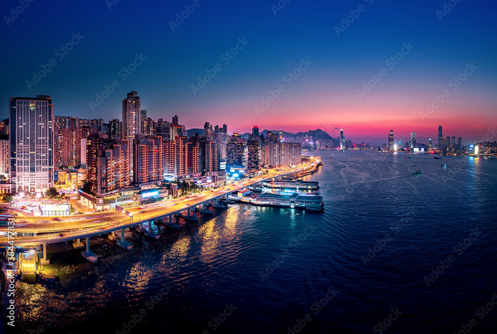 Fototapeta premium Hong Kong Cityscapes in magic hour