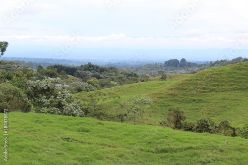 Cielo y montañas