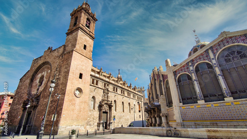 Royal parish of Santos Juanes and central market of Valencia