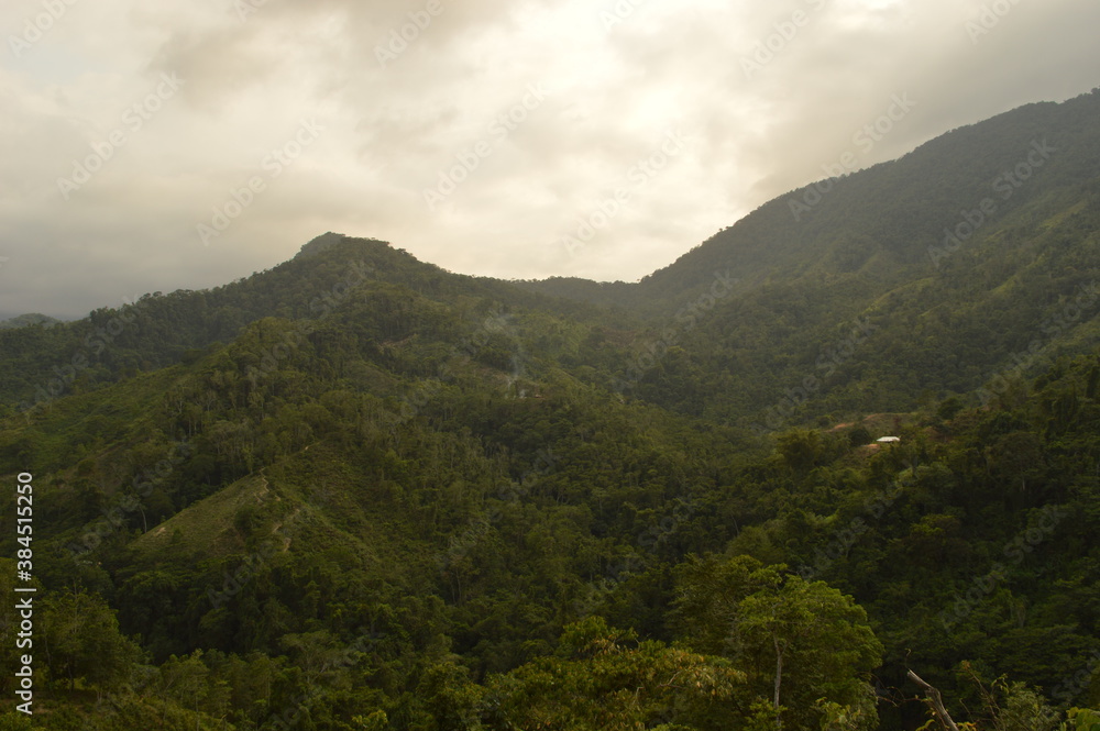 Fototapeta premium Hiking to Ciudad Perdida (The Lost City) in Colombias jungle and mountains of Sierre Nevada de Santa Marta 