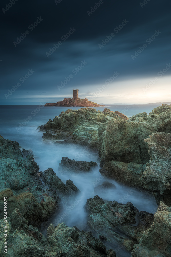 Long exposure and sunset around the Cap Dramont and the Golden Island