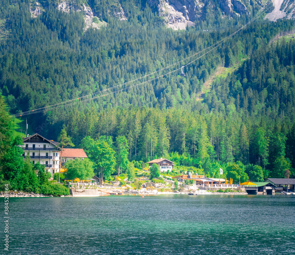 Fototapeta premium Wanderung am Eibsee Bayern Deutschland