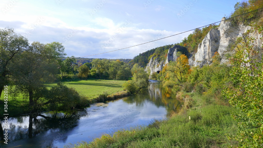 Fototapeta premium Herbststimmung an der oberen Donau am Rabenfelsen