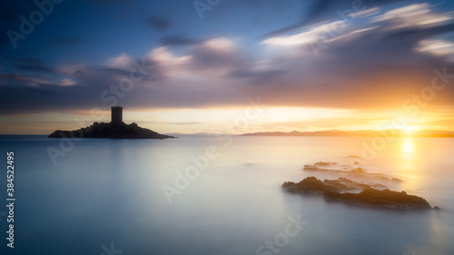 Sunset above the Cap Dramont and the Golden Island © Yannick Lefevre