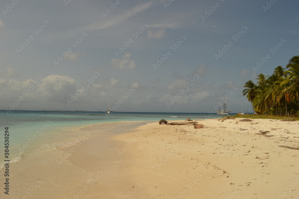 Sailing around the paradise islands and beaches of San Blas (Kuna Yala) in the Caribbean, Panama Sailing around the paradise islands and beaches of San Blas (Kuna Yala) in the Caribbean, Panama