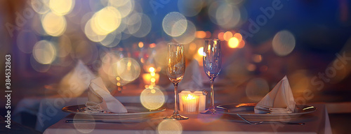 Foto evening in a restaurant, blurred abstract background, bokeh, alcohol concept, wi