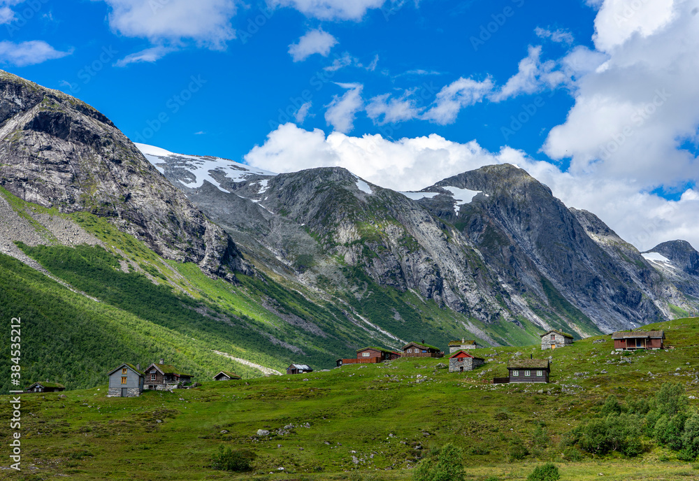 Urlaub in Süd-Norwegen: der schöne klare Berg-See Langvatnet nähe Geiranger