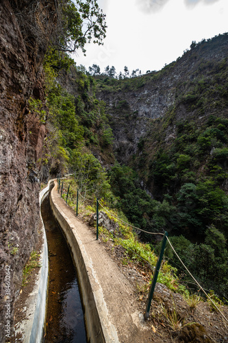 Wanderweg an der Levada Nova auf Madeira