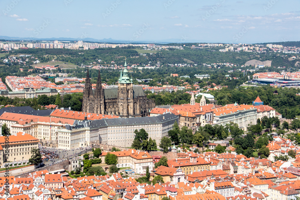 Obraz premium Prague castle sunny panorama view old town