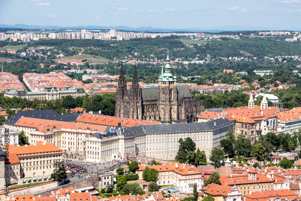 Obraz premium Prague castle sunny panorama view old town