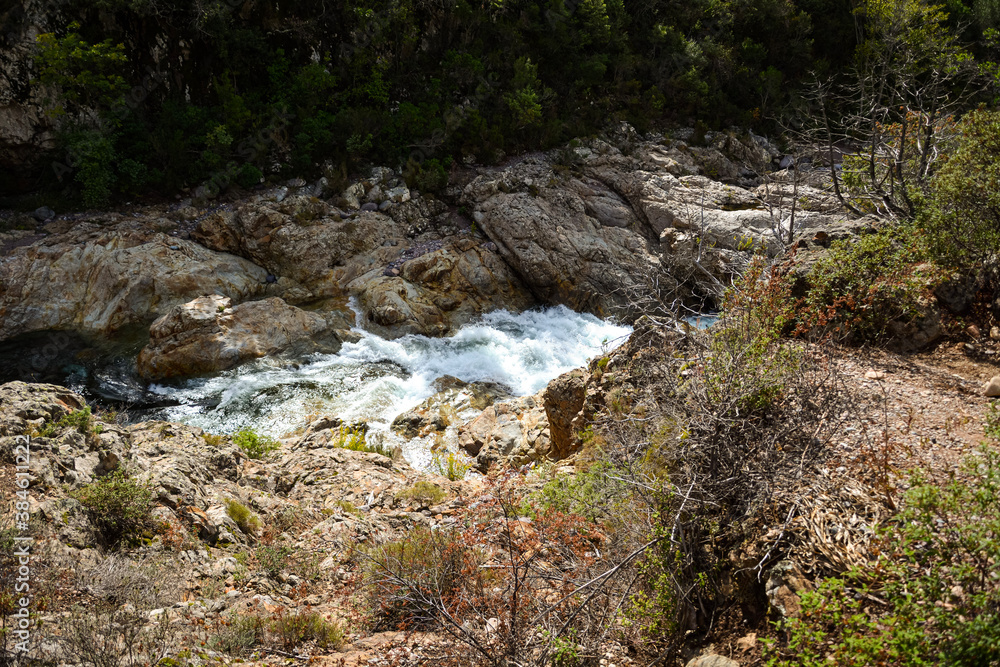 Le Fango (Fangu en corse) est un petit fleuve côtier français de l'île de Corse. Le Fango (Fangu en corse) est un petit fleuve côtier français de l'île de Corse.