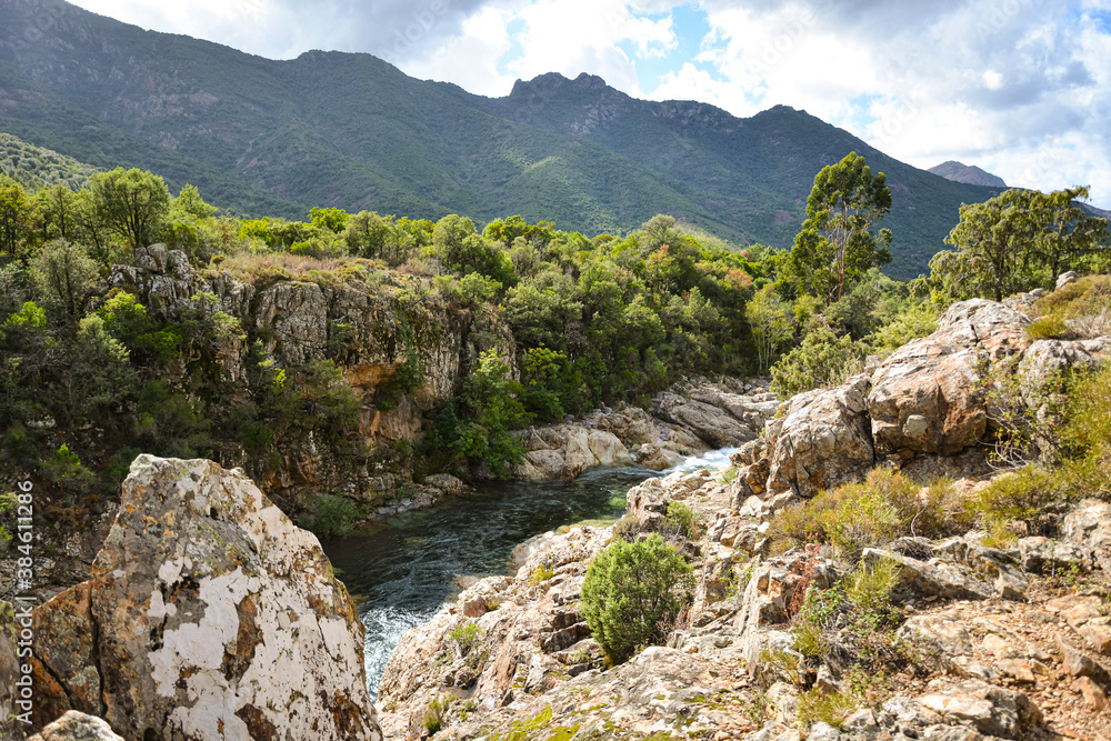 Le Fango (Fangu en corse) est un petit fleuve côtier français de l'île de Corse. Le Fango (Fangu en corse) est un petit fleuve côtier français de l'île de Corse.