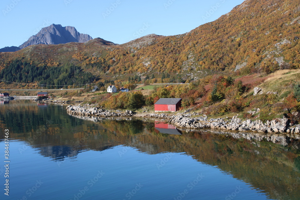 Obraz premium Panoramic shot on Lofoten Islands on a very beautiful and clear day in fall