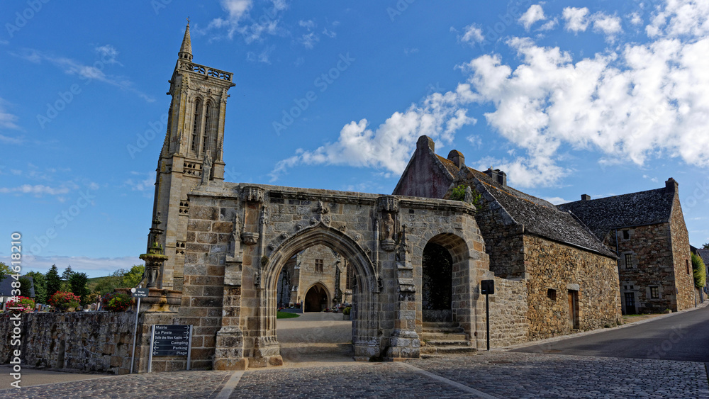 Enclos Paroissial de Saint-Jean-Du-Doig, Finistère, Bretagne, France

