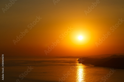 Fototapeta Naklejka Na Ścianę i Meble -  Beautiful sunset ocean horizon landscape. sunset horizon sea view. Sea sunset view