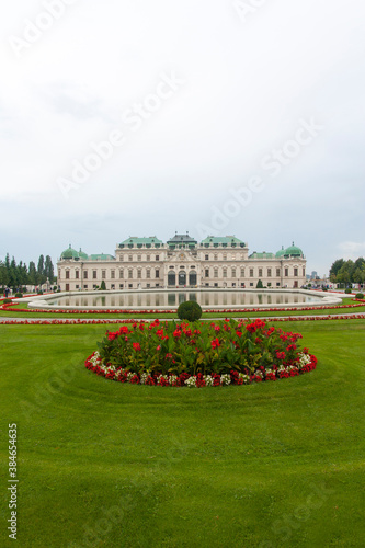 Palacio barroco Belvedere en la ciudad de Viena, en el pais de Austria