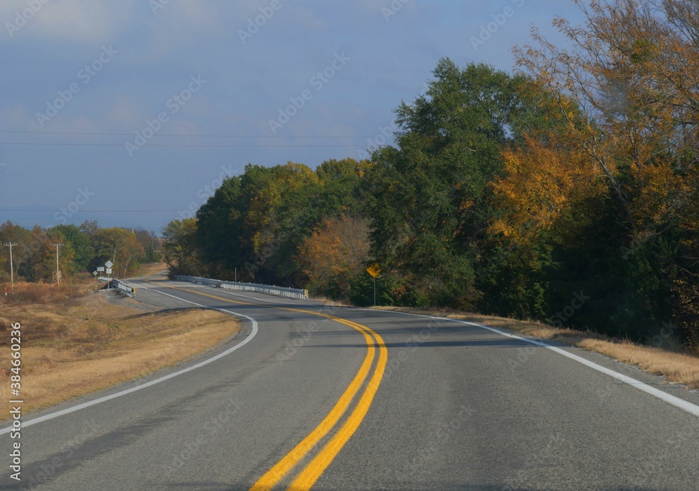 Beautiful scenes on the highway in autumn Beautiful scenes on the highway in autumn