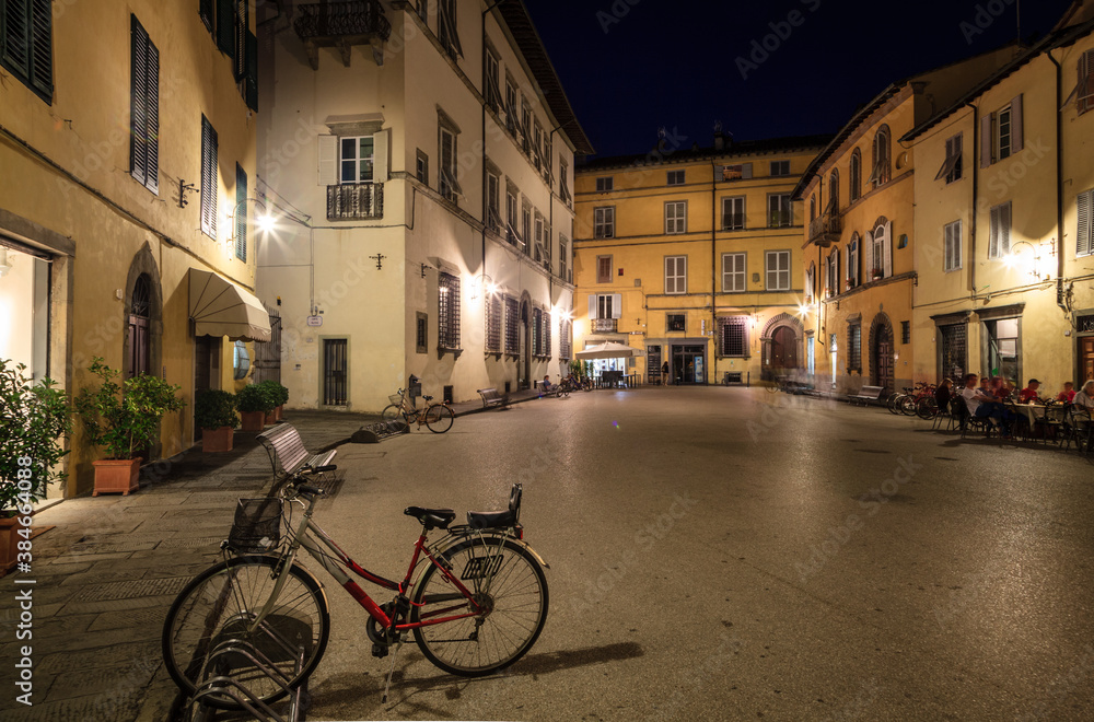 Night street scene in Lucca
