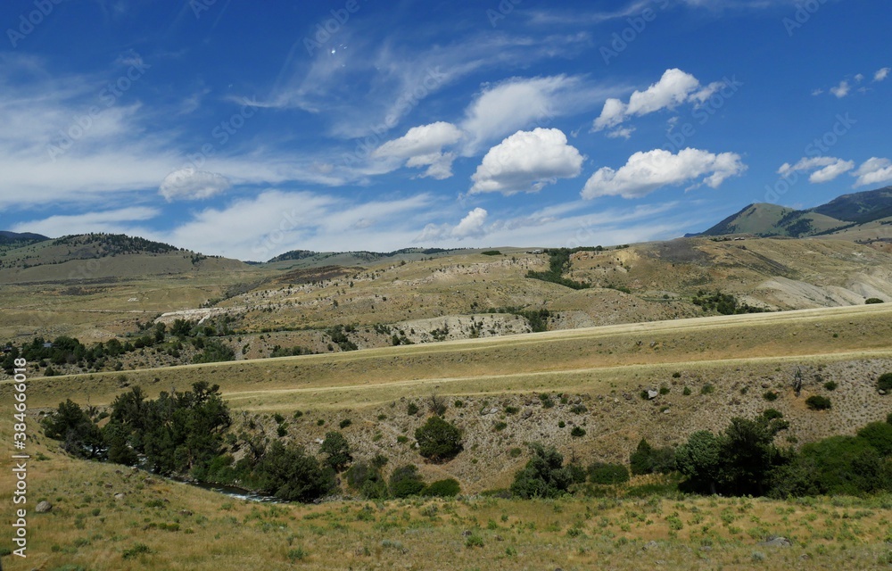 Naklejka premium Scenic view at the Yellowstone River heading toward Gardiner, Montana.