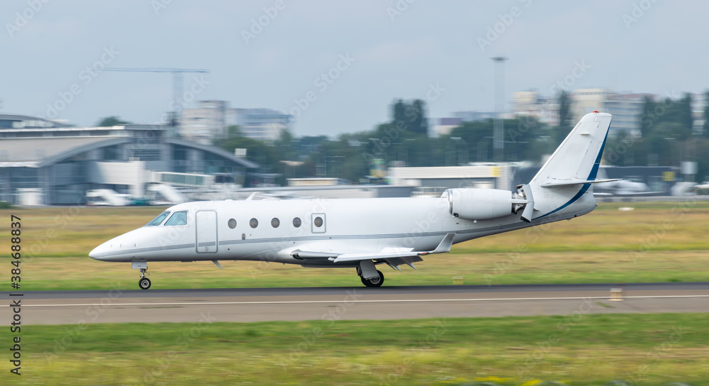 Business jet landing