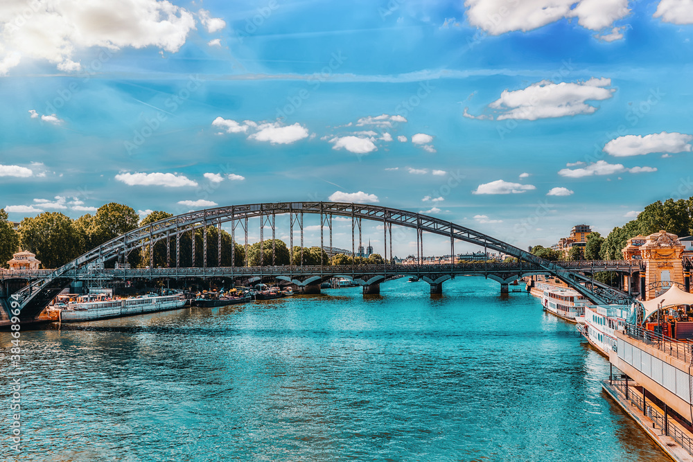 Obraz premium PARIS, FRANCE - JULY 09, 2016 : City views of one of the most beautiful cities in the world - Paris. Austerlitz Bridge.