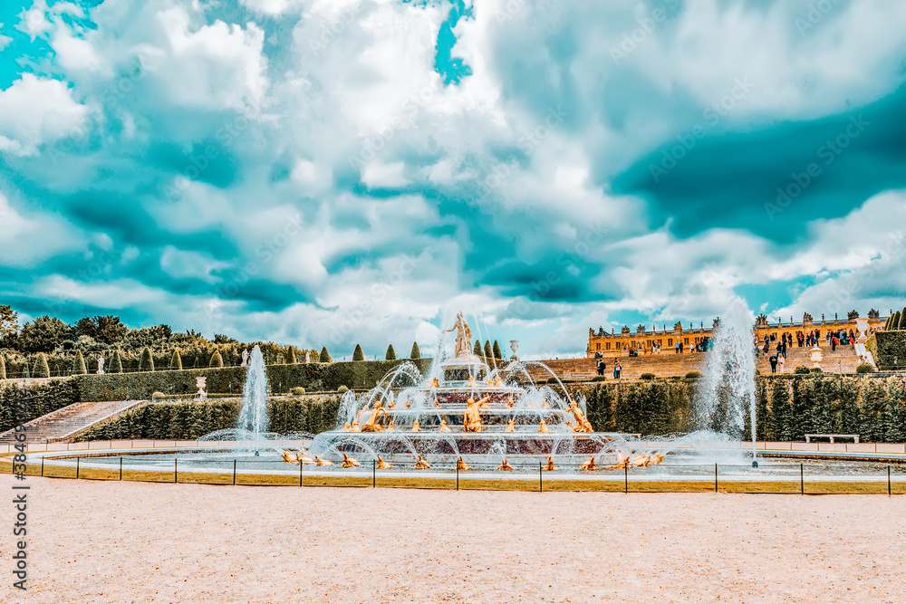 Fototapeta premium VERSAILEES, FRANCE- JULY 02, 2016 : Latona Fountain Pool, opposite the main building of the Palace of Versailles, created by Sun-King Louis XIV.