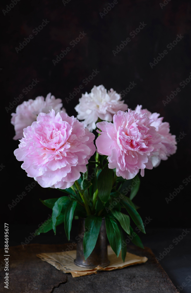 bouquet of roses in a vase bouquet of roses in a vase
